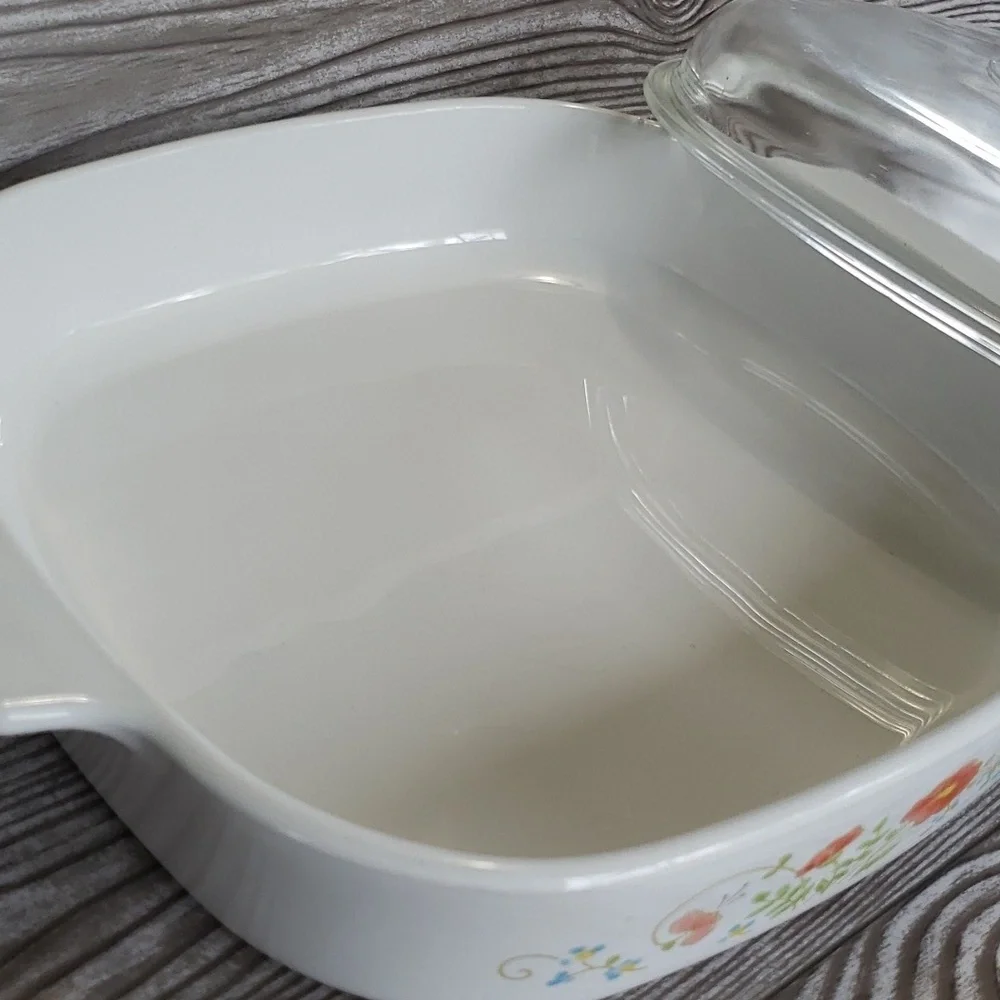 Corning ware vintage wildflower print casserole with lid